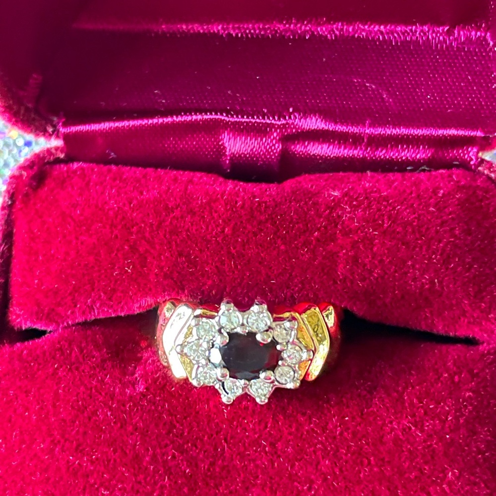 Ruby Gold Ring - Picture 2 of 3